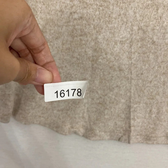 New Chico's Oat Meal Fuzzy Soft Knit Crew Neck Stretch Pullover Top Large/2 - Picture 10 of 10